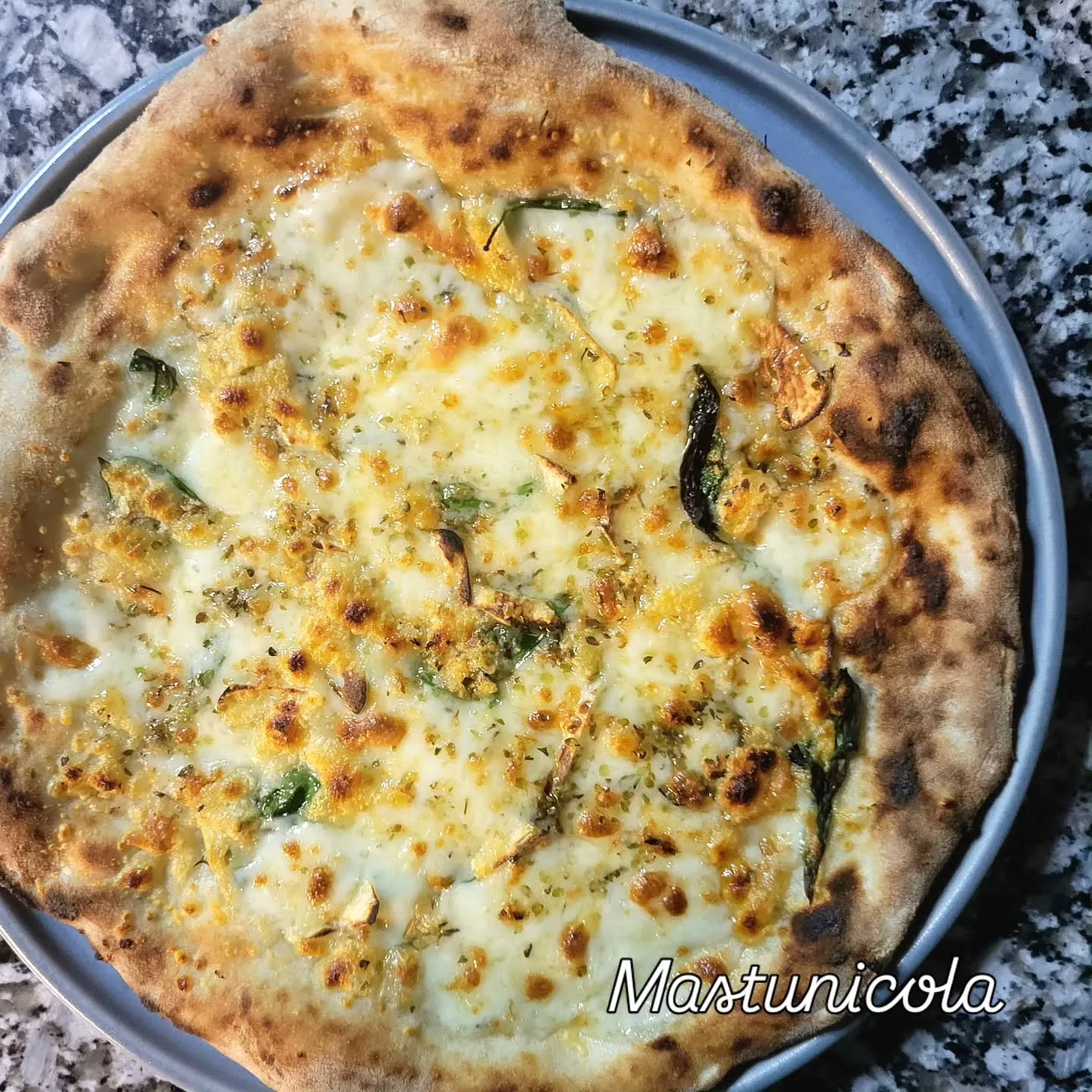 薪窯ピッツァとイタリア料理