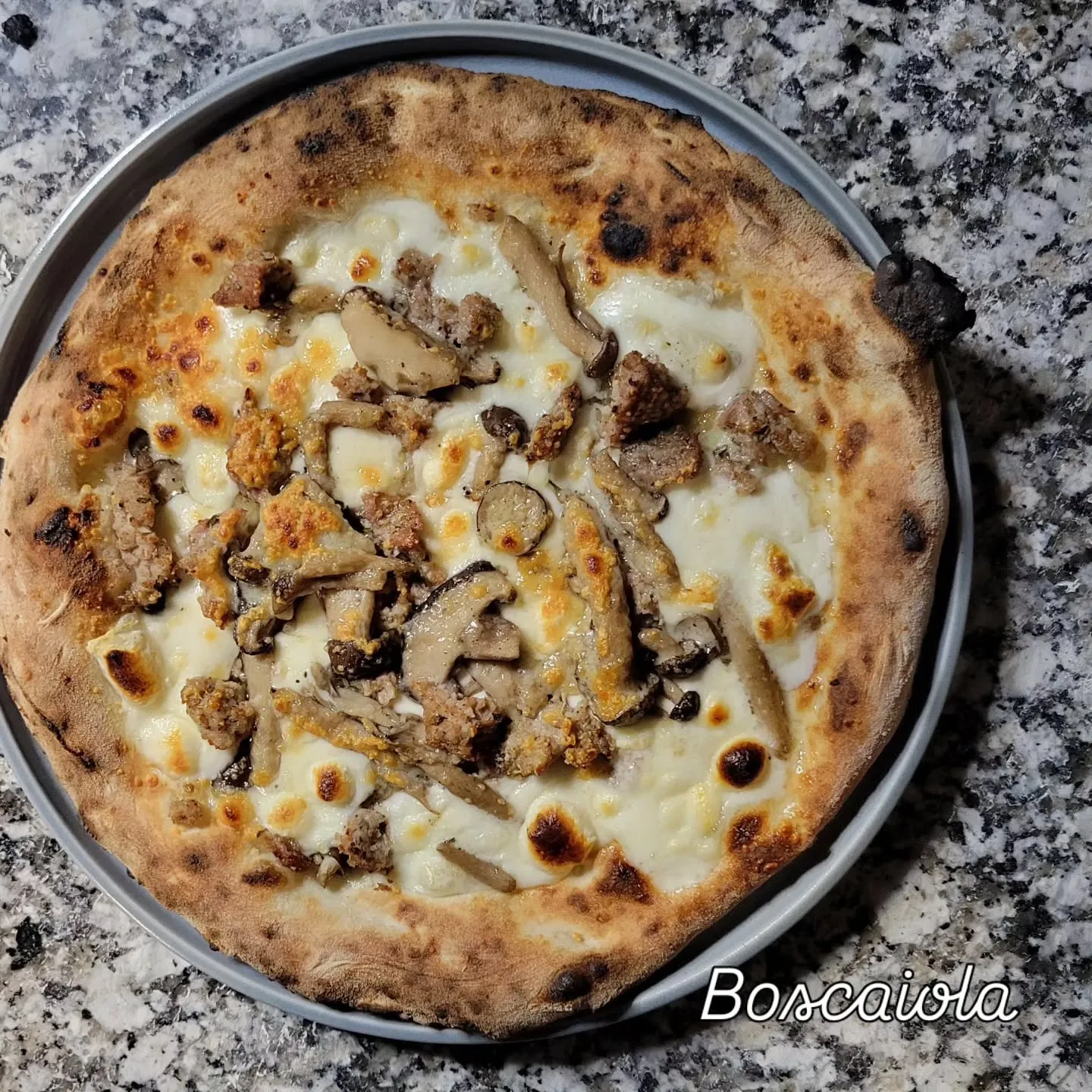 薪窯ピッツァとイタリア料理