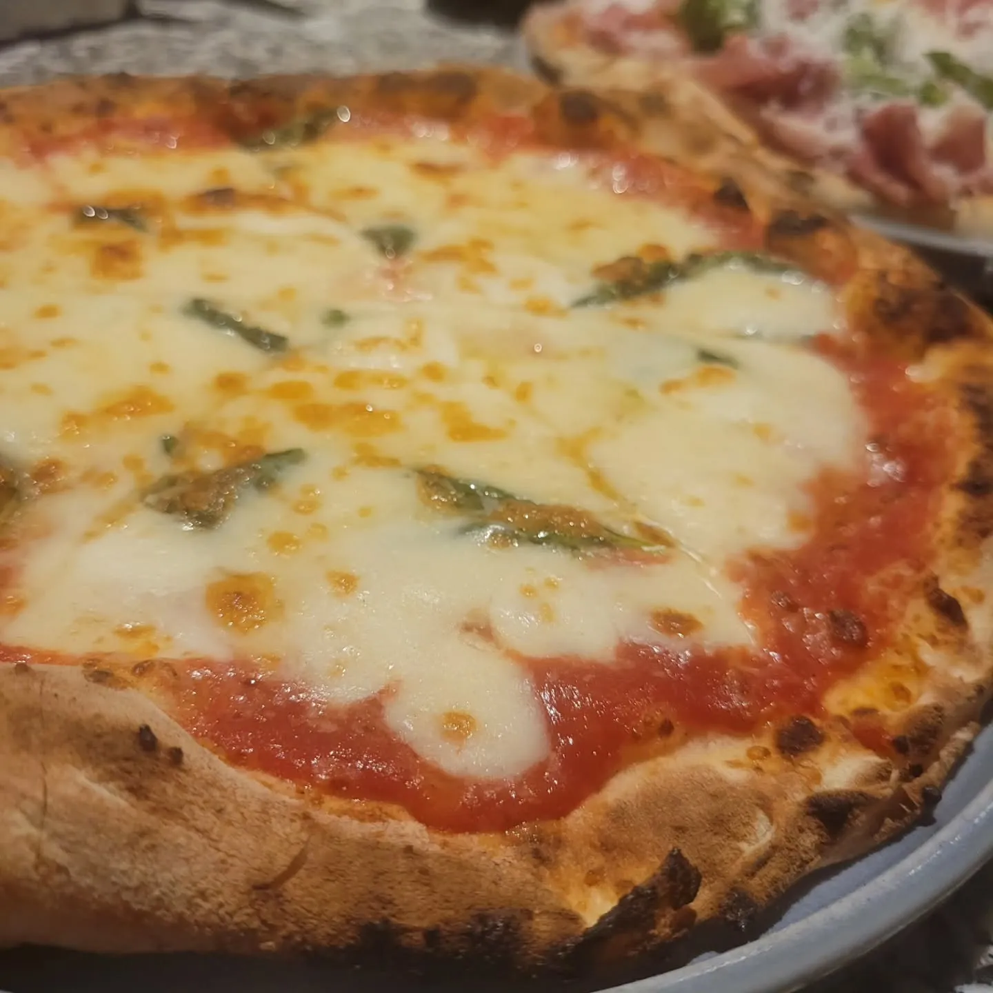 薪窯ピッツァとイタリア料理　　　