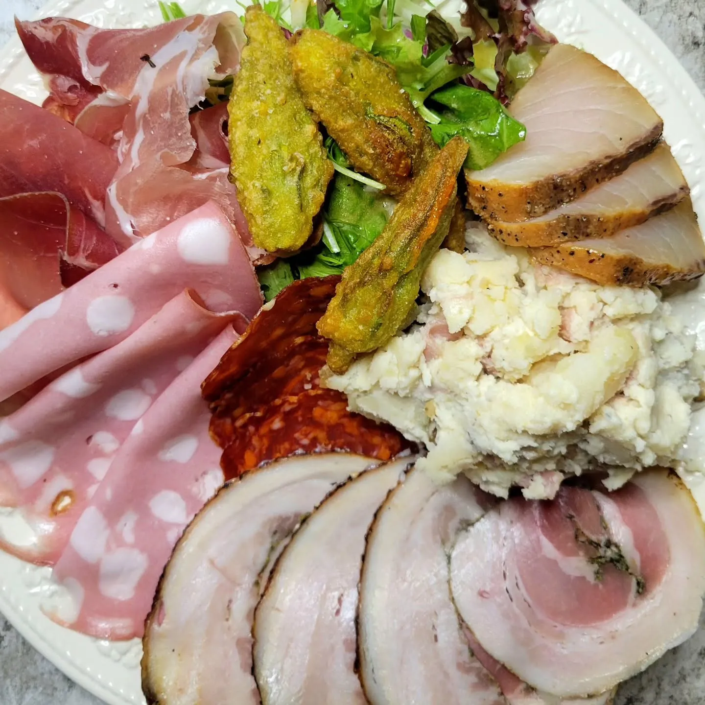 薪窯ピッツァとイタリア料理　　　