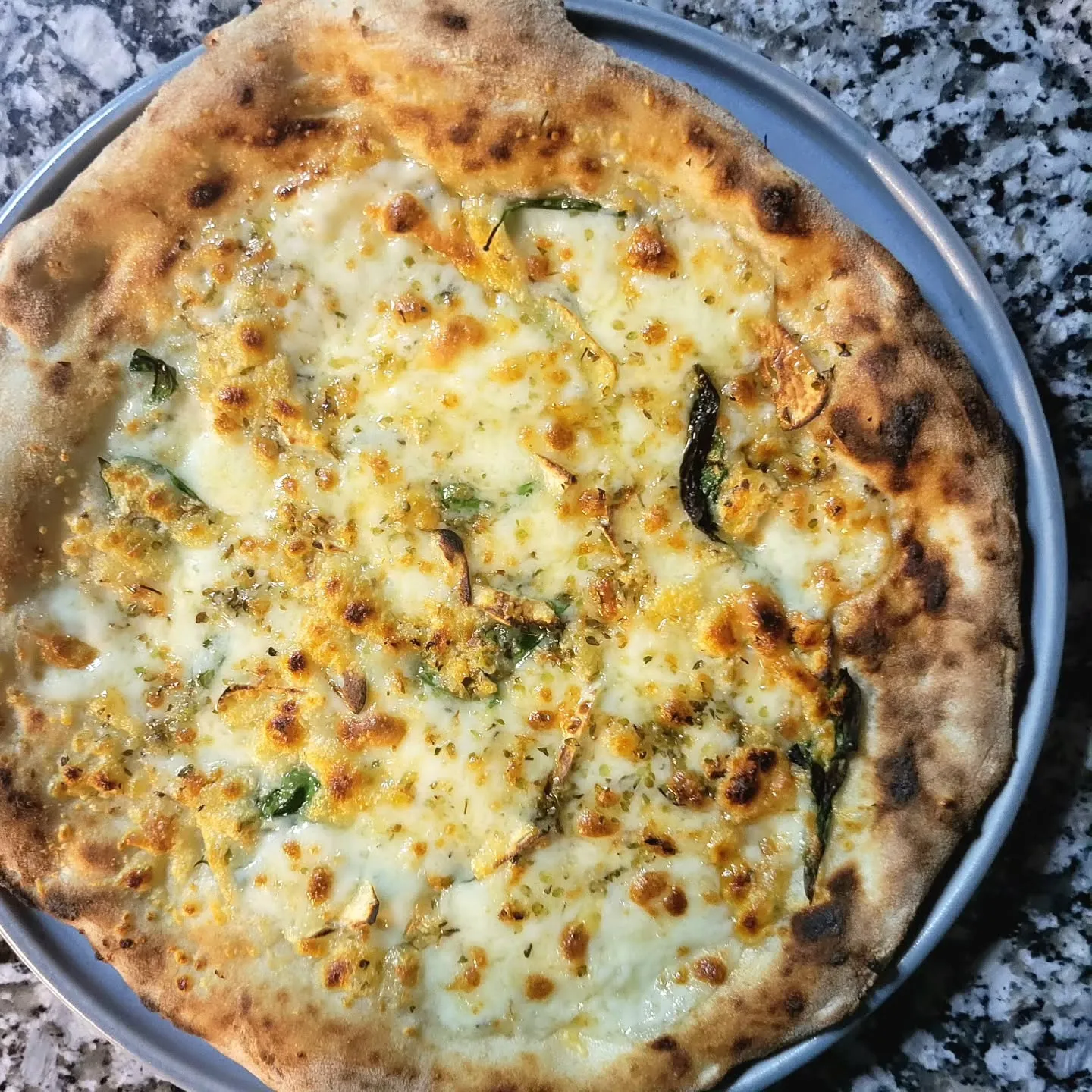 薪窯ピッツァとイタリア料理　　　