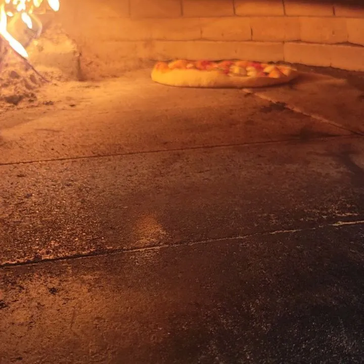 薪窯ピッツァとイタリア料理　　　