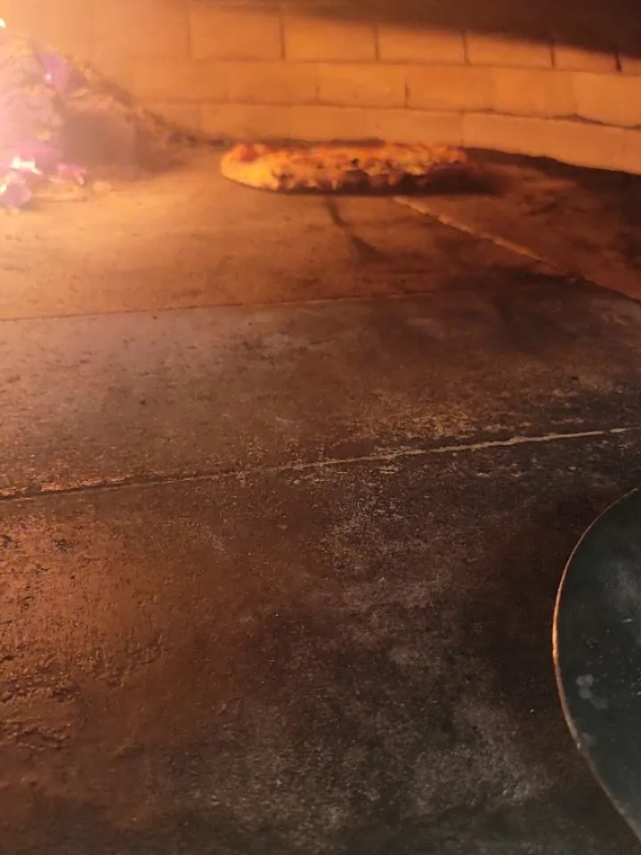 薪窯ピッツァとイタリア料理　　　